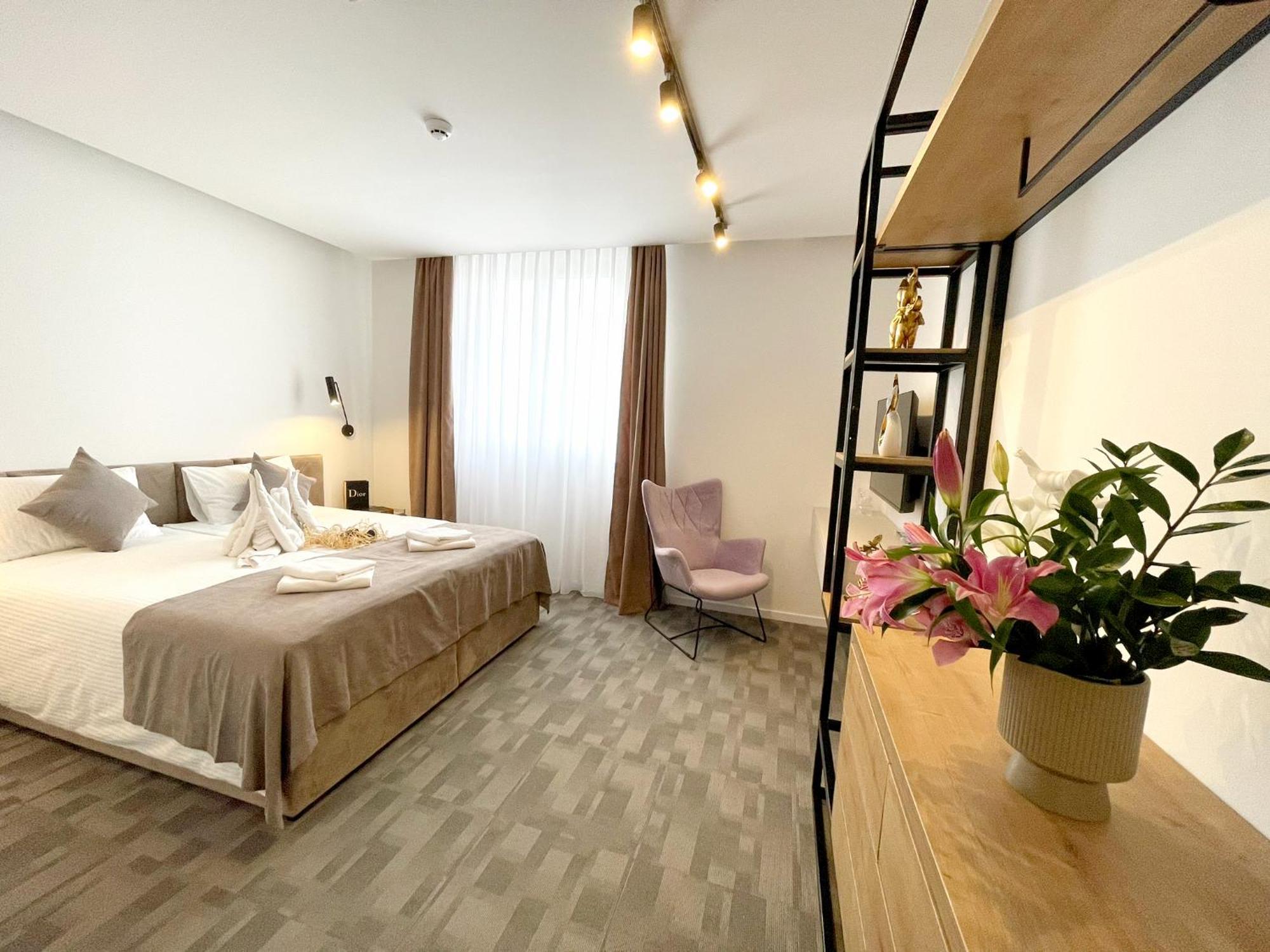 Naselje Starosjedilaca Hotel Npl Code מראה חיצוני תמונה